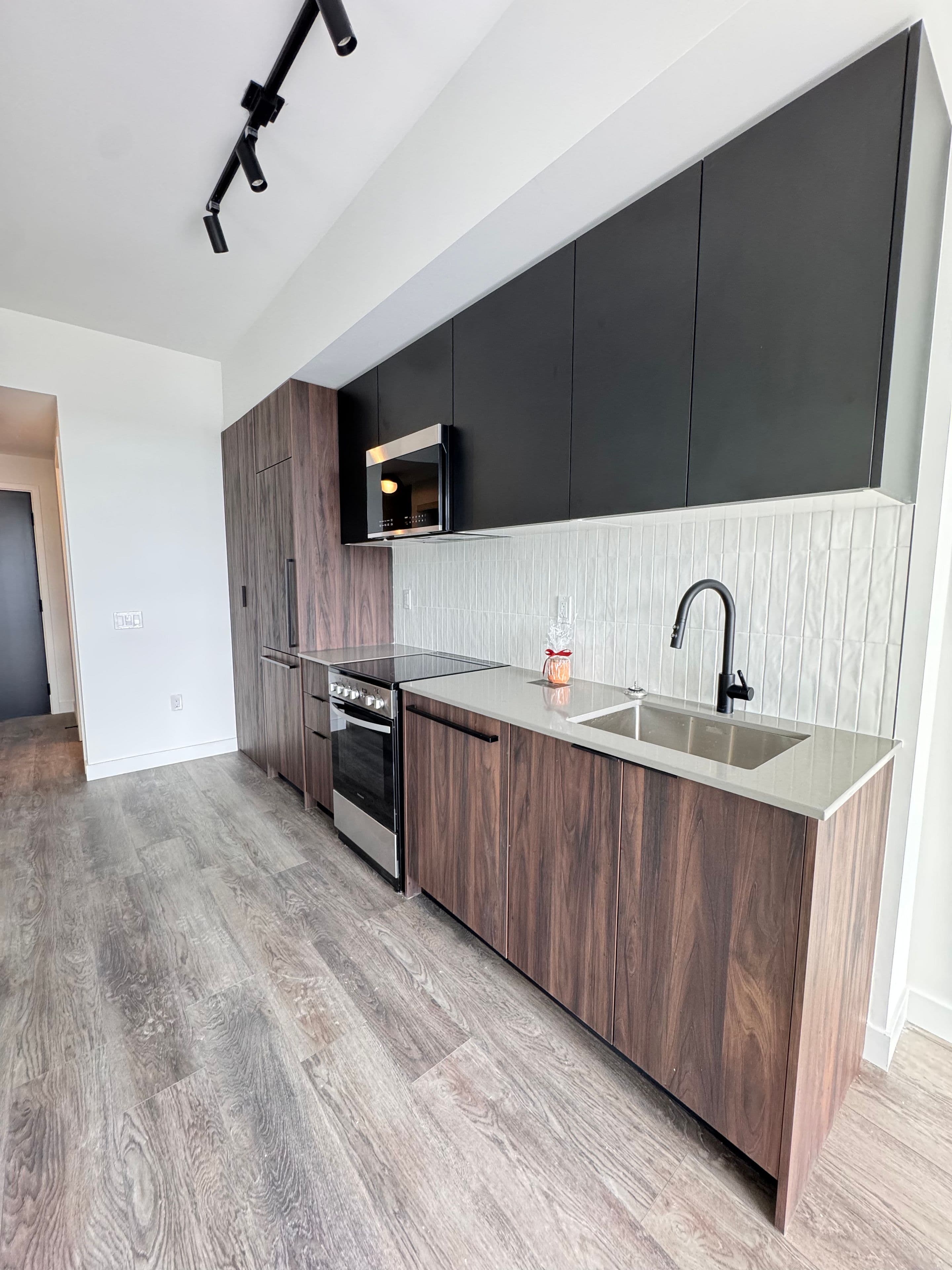 1635 MILITARY Trail 633, Toronto E10, ON M1C 1B2