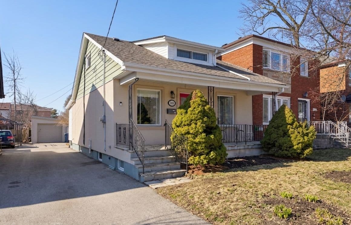 1002 Victoria Park Avenue, Toronto E03, ON M4B 2J6
