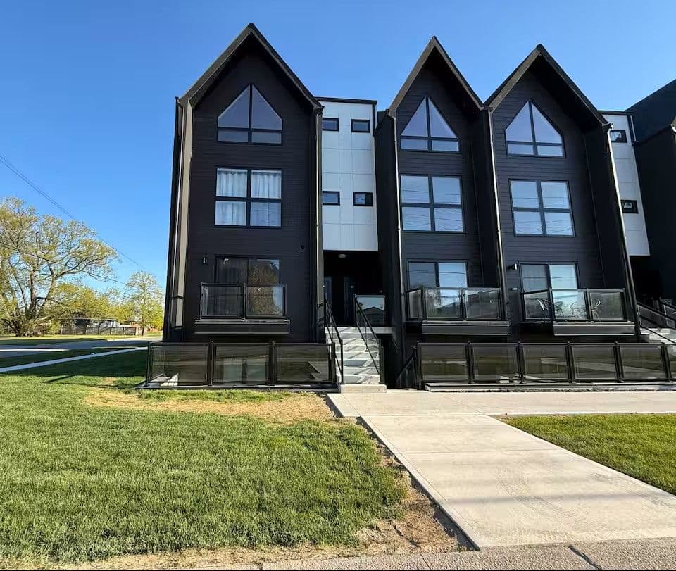 7277 Wilson Crescent 101, Niagara Falls, ON L2G 4R8