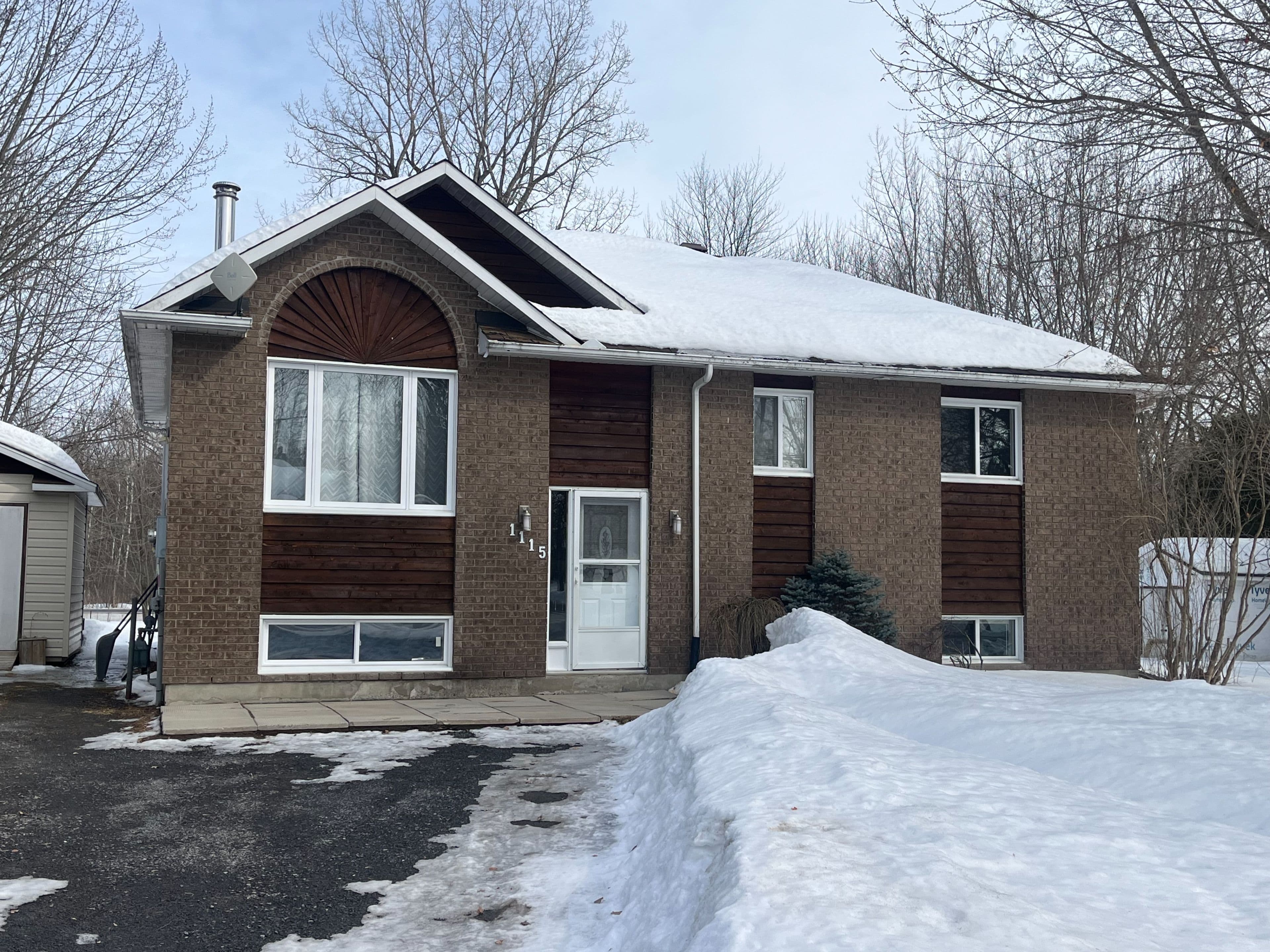 1115 Des Cerisiers Street, Clarence-Rockland, ON K4K 1K9