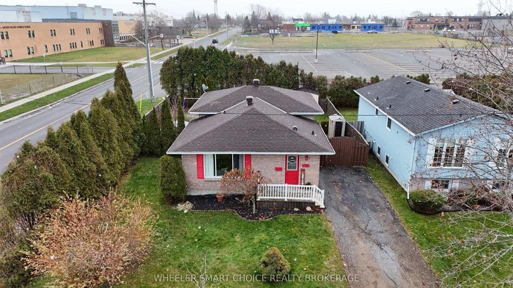 402 Cline Avenue, Cornwall, ON K6J 5M8