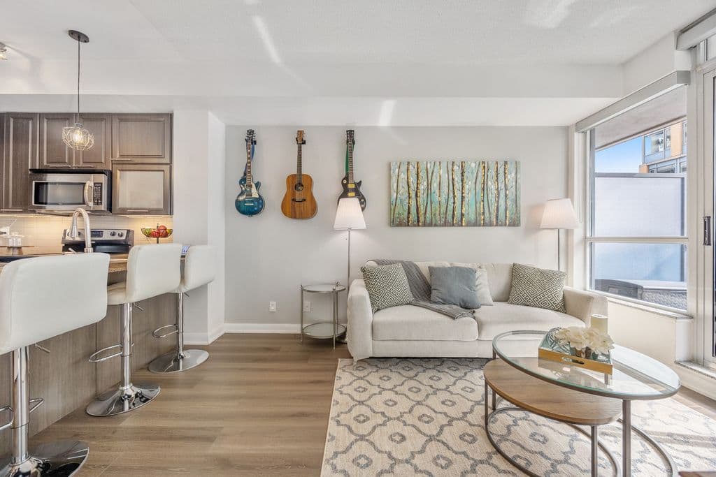 500 Sherbourne Street 606, Toronto C08, ON M4X 1L1