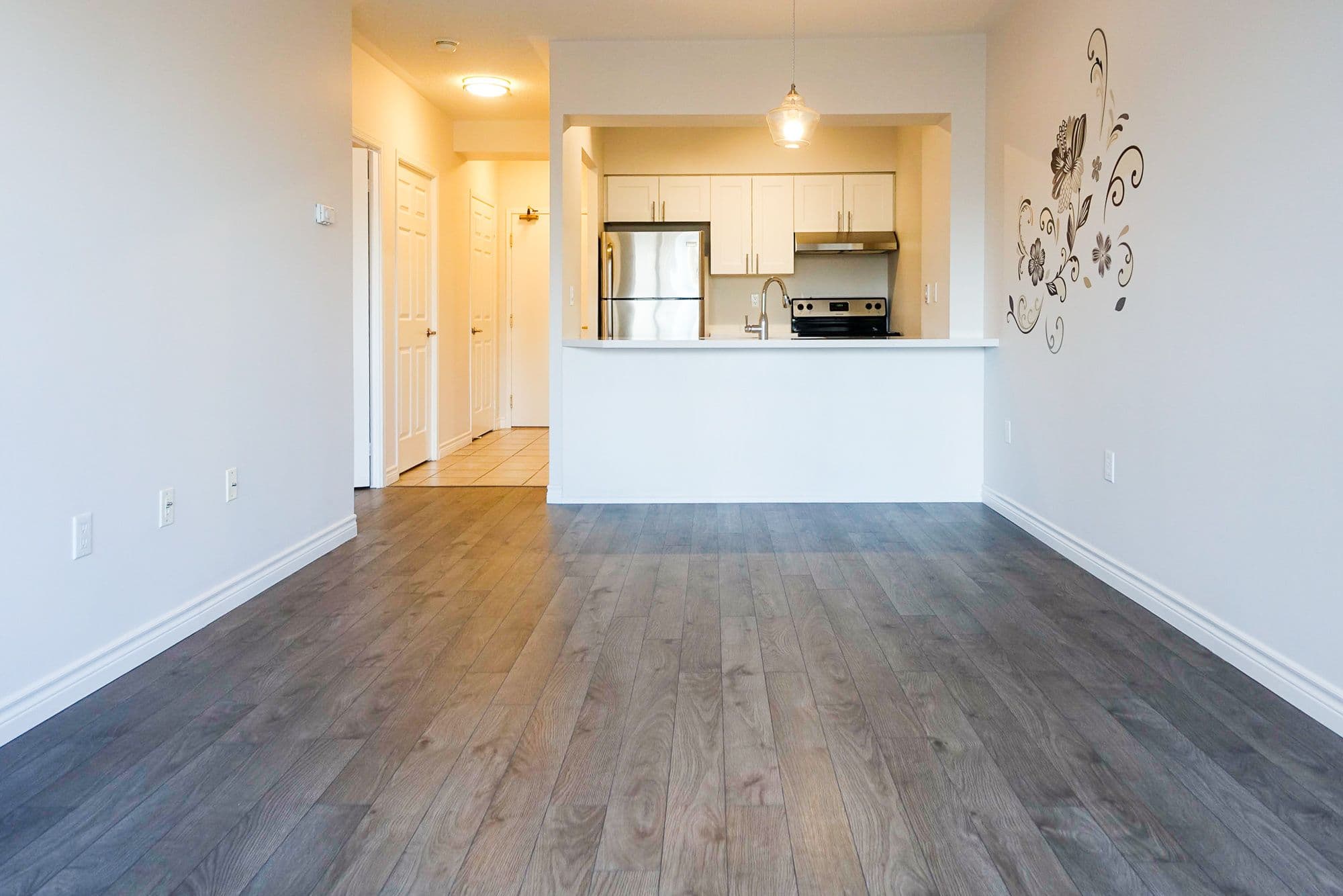 887 Bay Street 702, Toronto C01, ON M5S 3K4