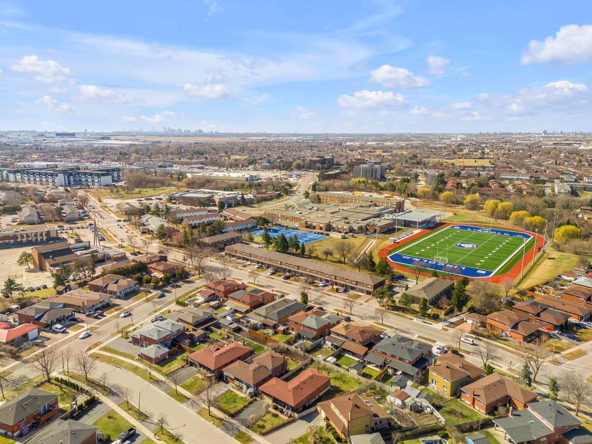 7450 Darcel Avenue 12, Mississauga, ON L4T 2X7