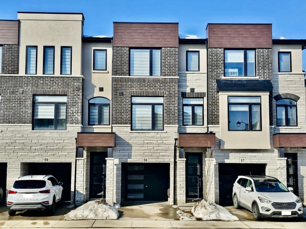 290 Equestrian Way 58, Cambridge, ON N3E 0E7