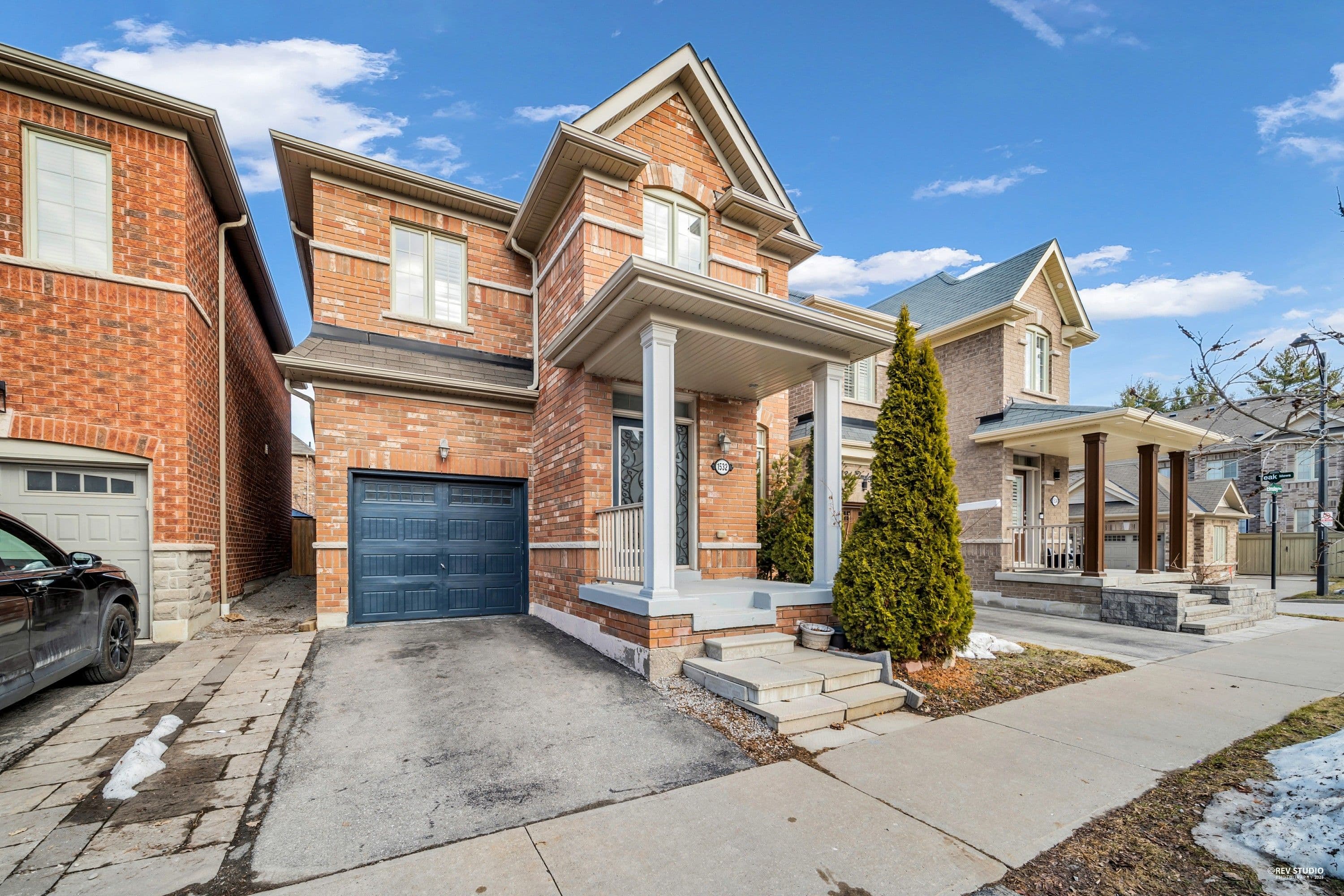 1532 Elmsley Drive, Pickering, ON L1X 0B5