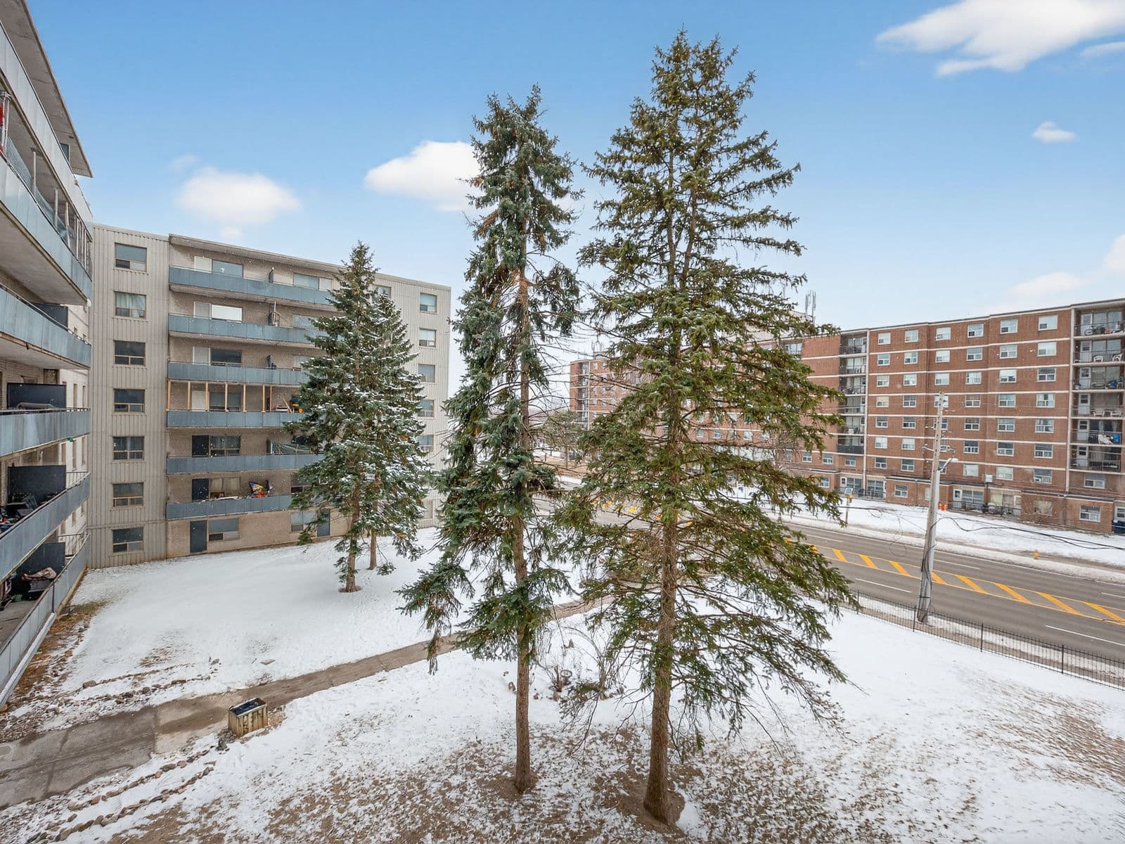 275 Wentworth Street W 404, Oshawa, ON L1J 1N1