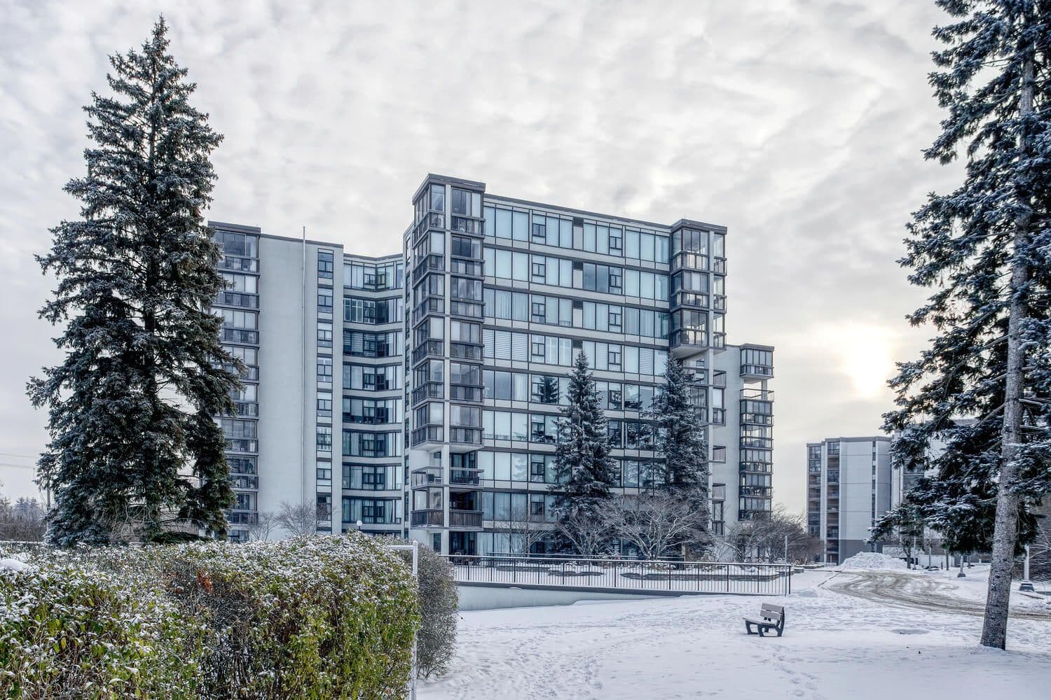 23 Woodlawn Road E 205, Guelph, ON N1H 7G6