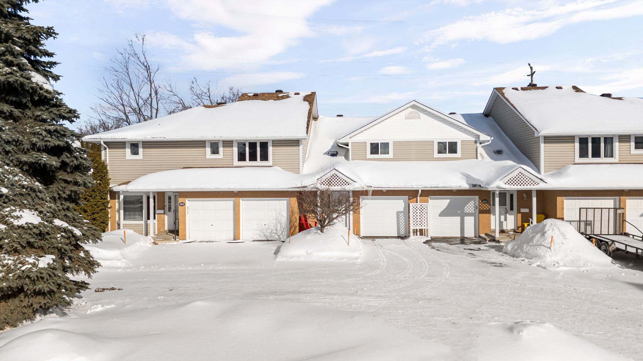 10 Museum Drive 102, Orillia, ON L3V 7T9