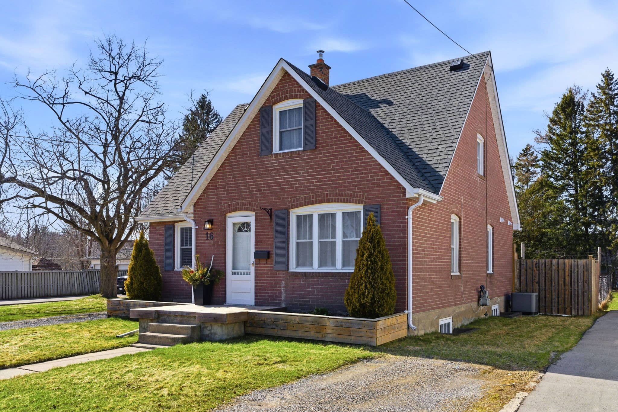 16 MARGARET Street, Port Hope, ON L1A 1Y3