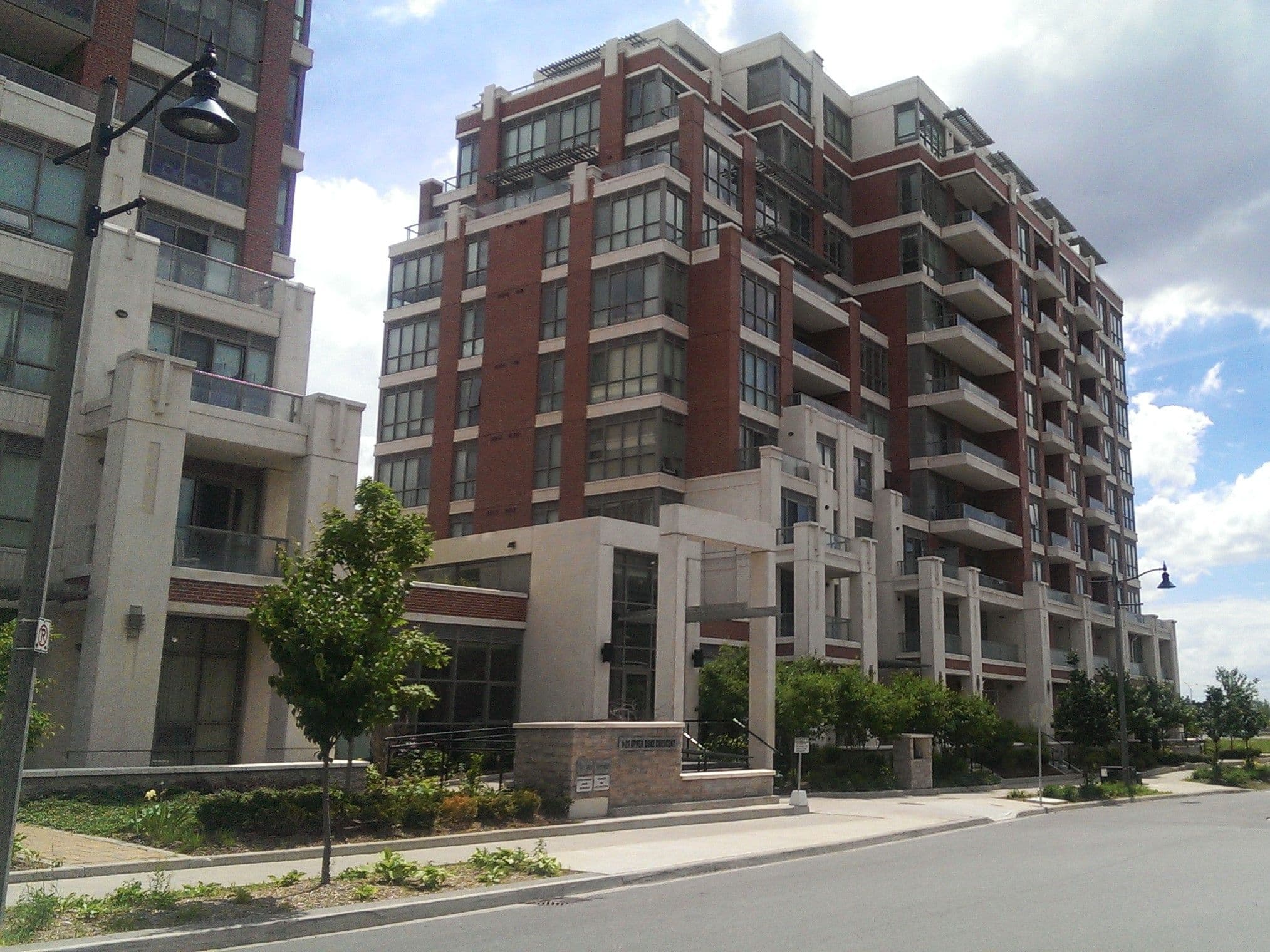 1 Upper Duke Crescent 409A, Markham, ON L6G 0B6