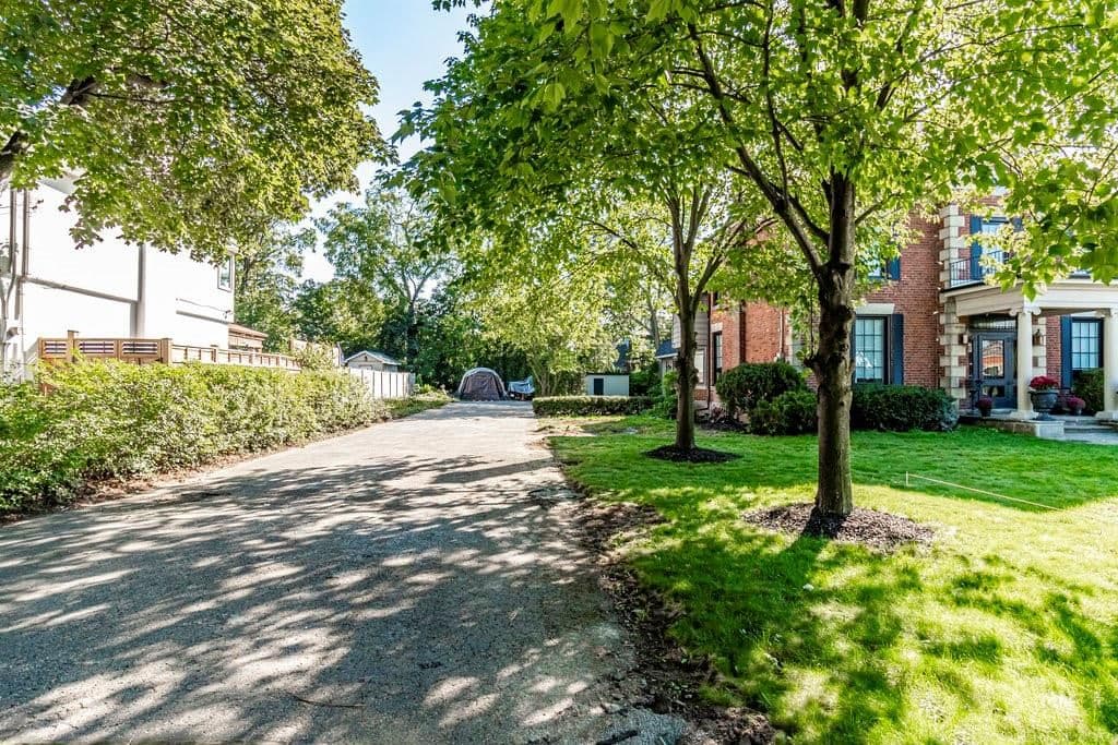 182 Concession Street, Hamilton, ON L9A 1A8