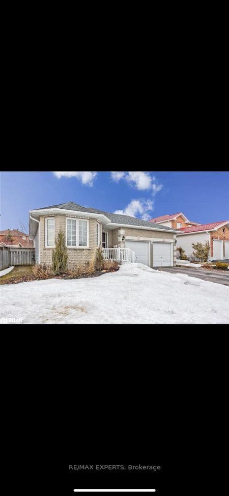 70 Marsellus Drive MAIN, Barrie, ON L4N 8R7