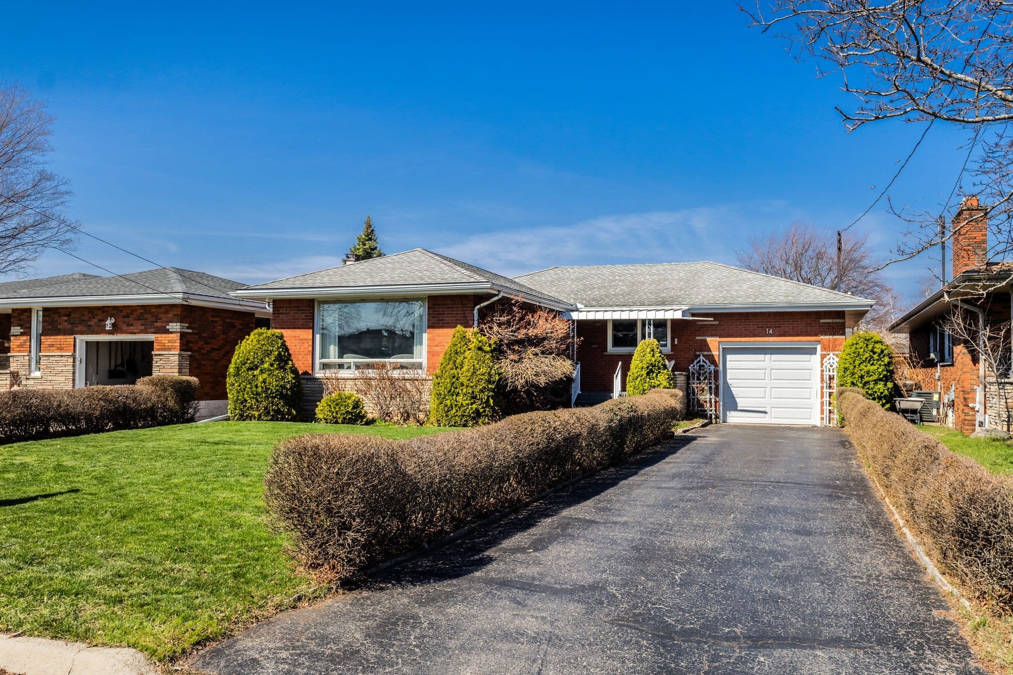 14 Pleasant Avenue, Hamilton, ON L8G 2L2