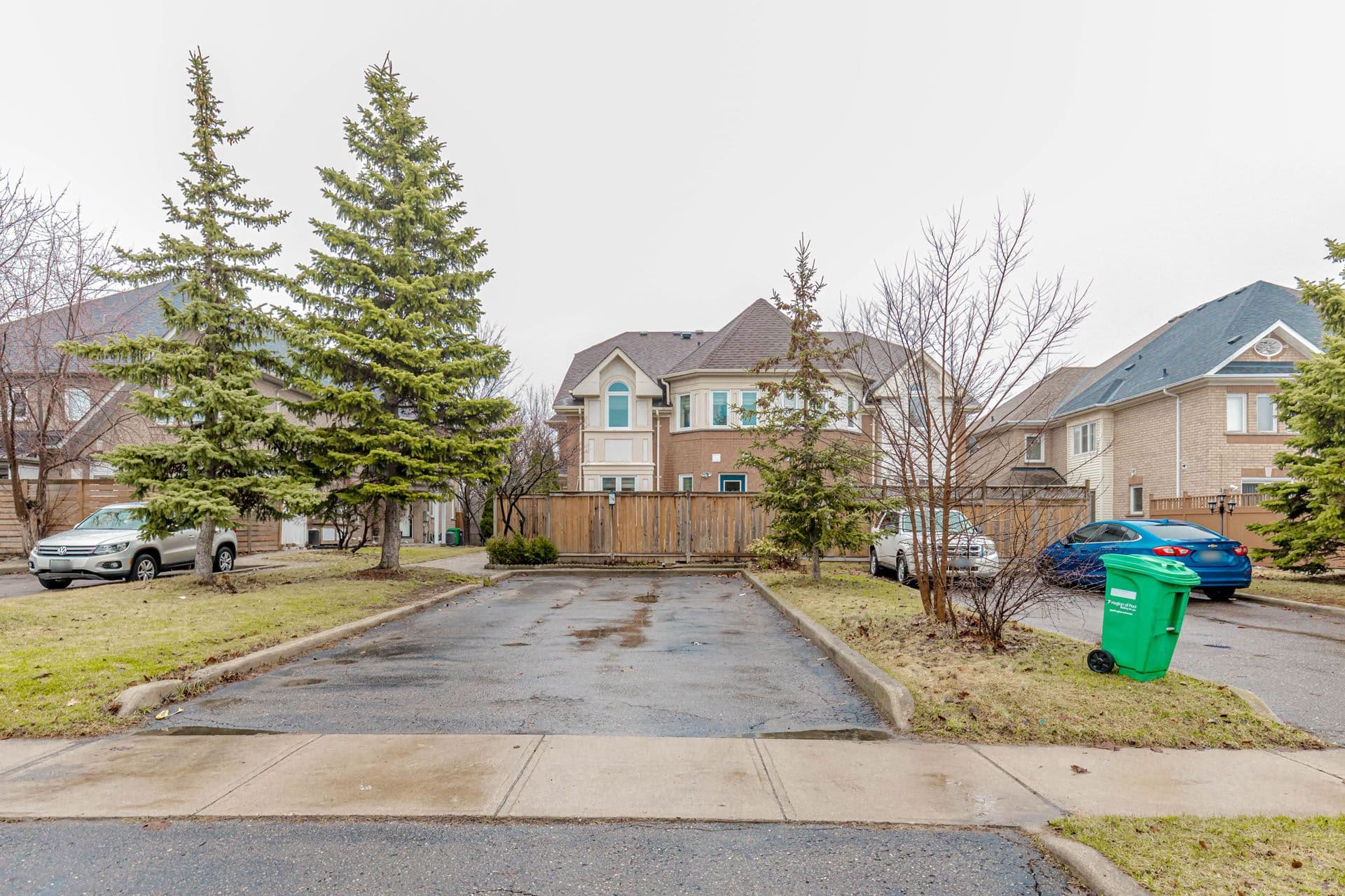 194 Pressed Brick Drive, Brampton, ON L6V 4K7