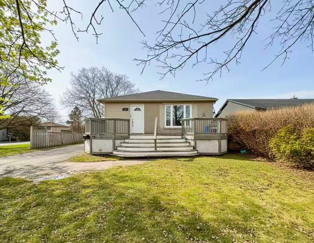 727 Hewson Drive upper, Pickering, ON L1W 1T6