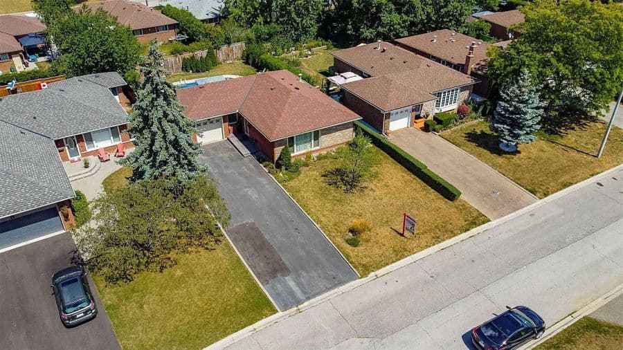 22 Duncannon Crescent, Brampton, ON L6T 3G1