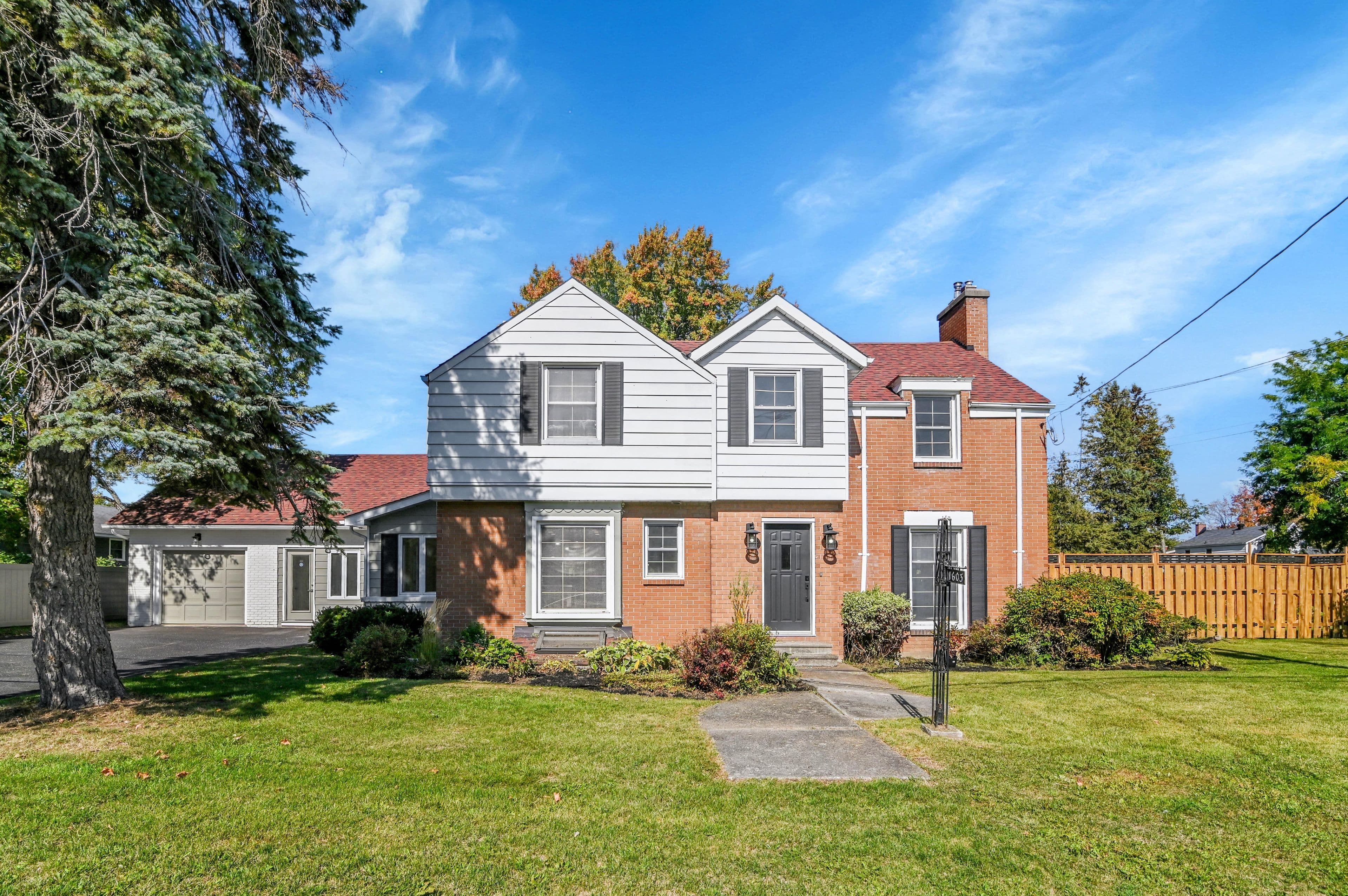 1603 Peter Street, Cornwall, ON K6J 1W7