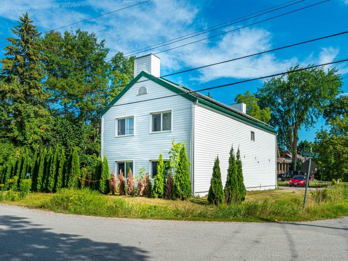 1015 Arnold Street 2, Innisfil, ON L0L 1C0