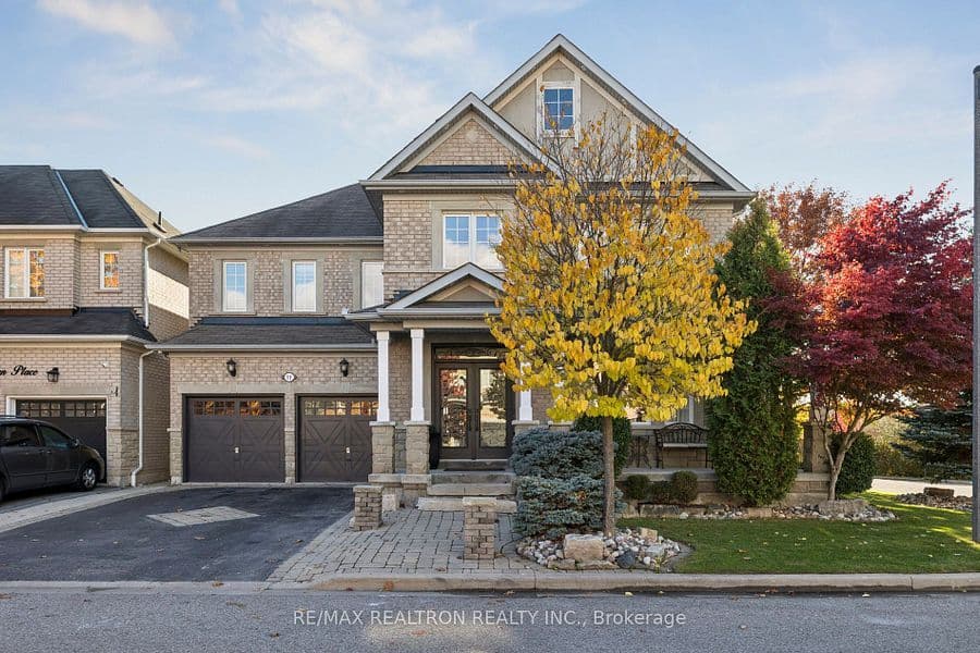 11 Shorten Place, Ajax, ON L1T 0E9