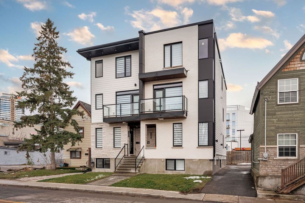 72 Armstrong Street A, West Centre Town, ON K1Y 2V7