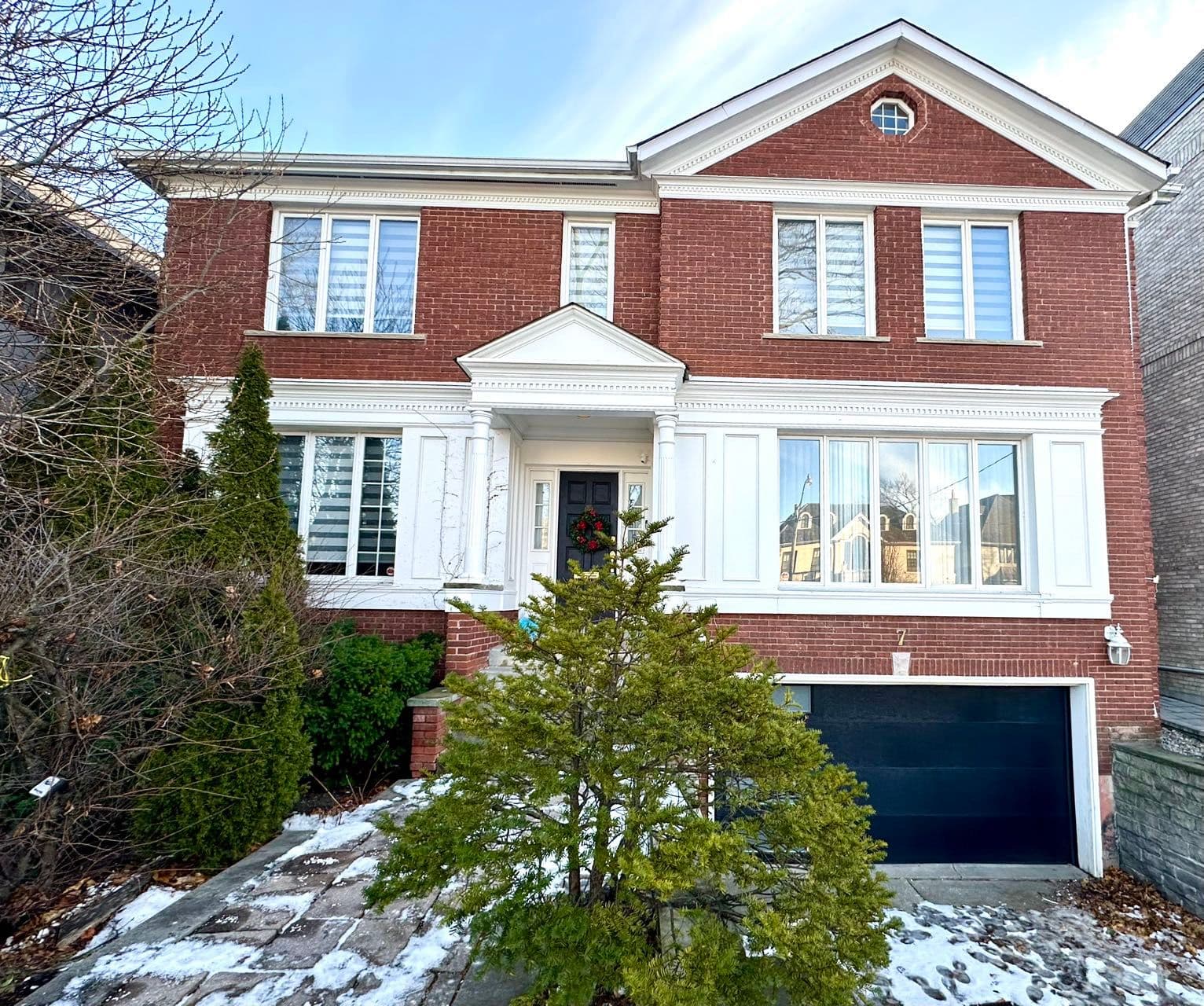 7 Killarney Road, Toronto C03, ON M5P 1L7