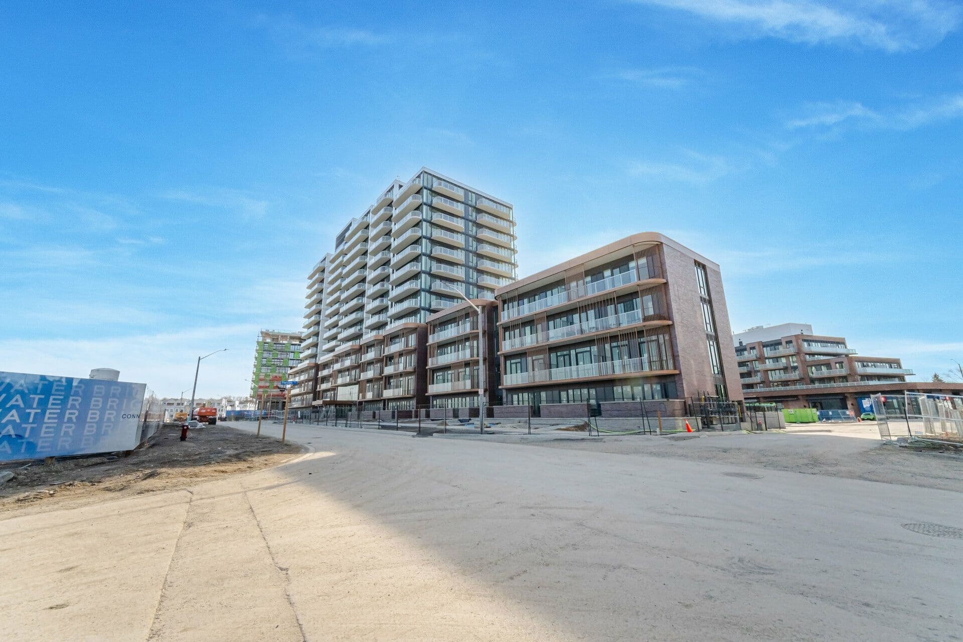 220 Missinnihe Way 816, Mississauga, ON L5H 1G5