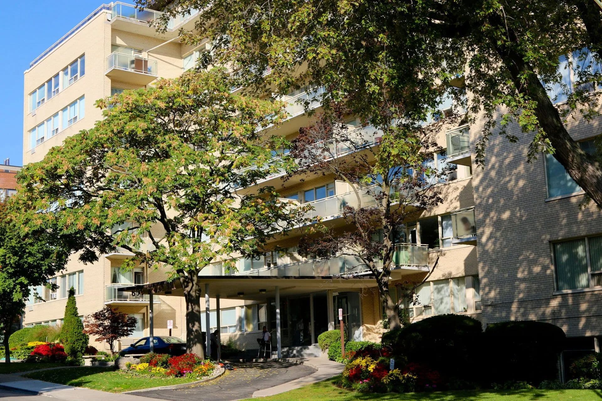 650 Briar Hill Avenue 802, Toronto C04, ON M5N 1N3