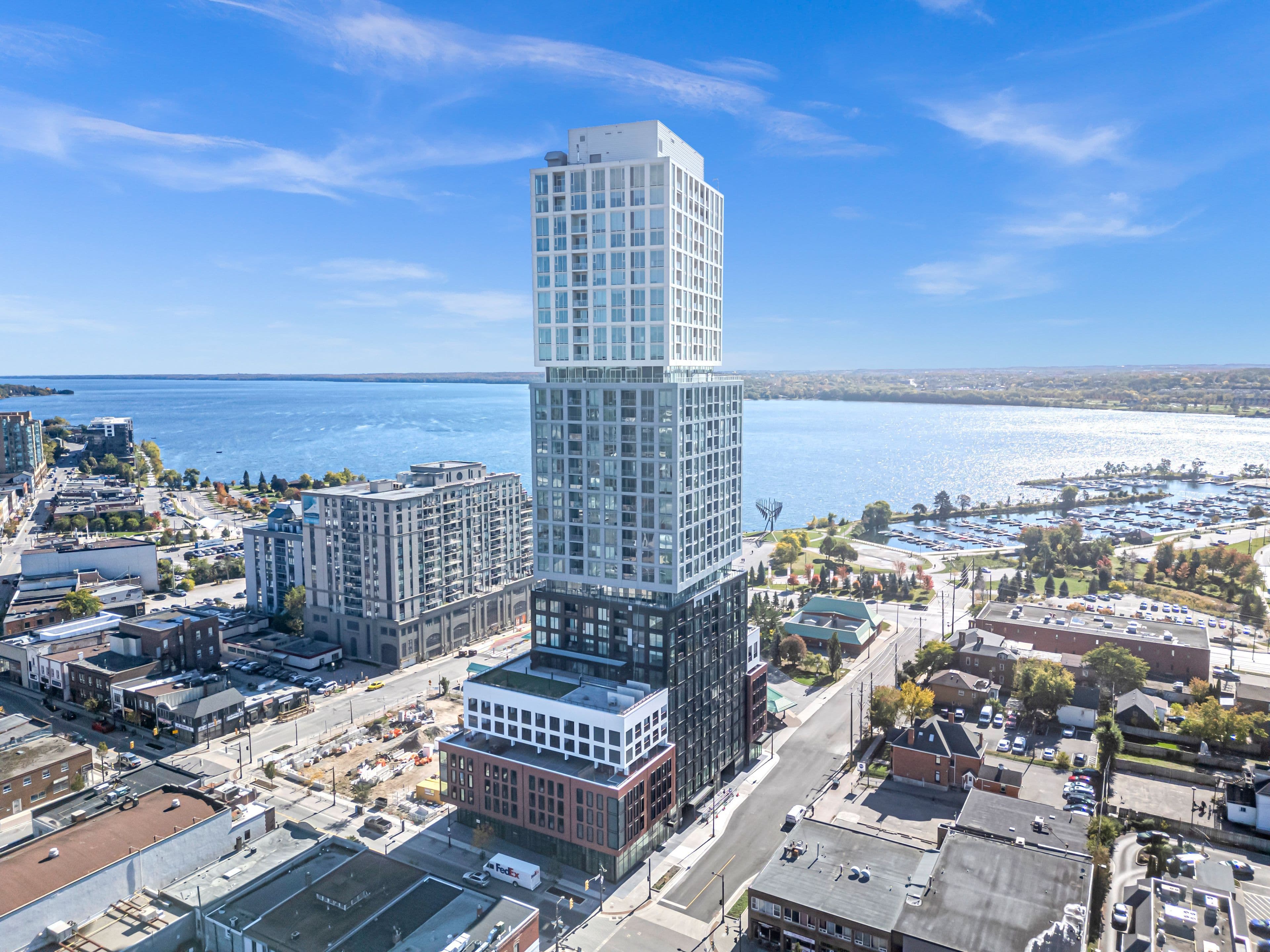 39 Mary Street W 2102, Barrie, ON L4N 1S9