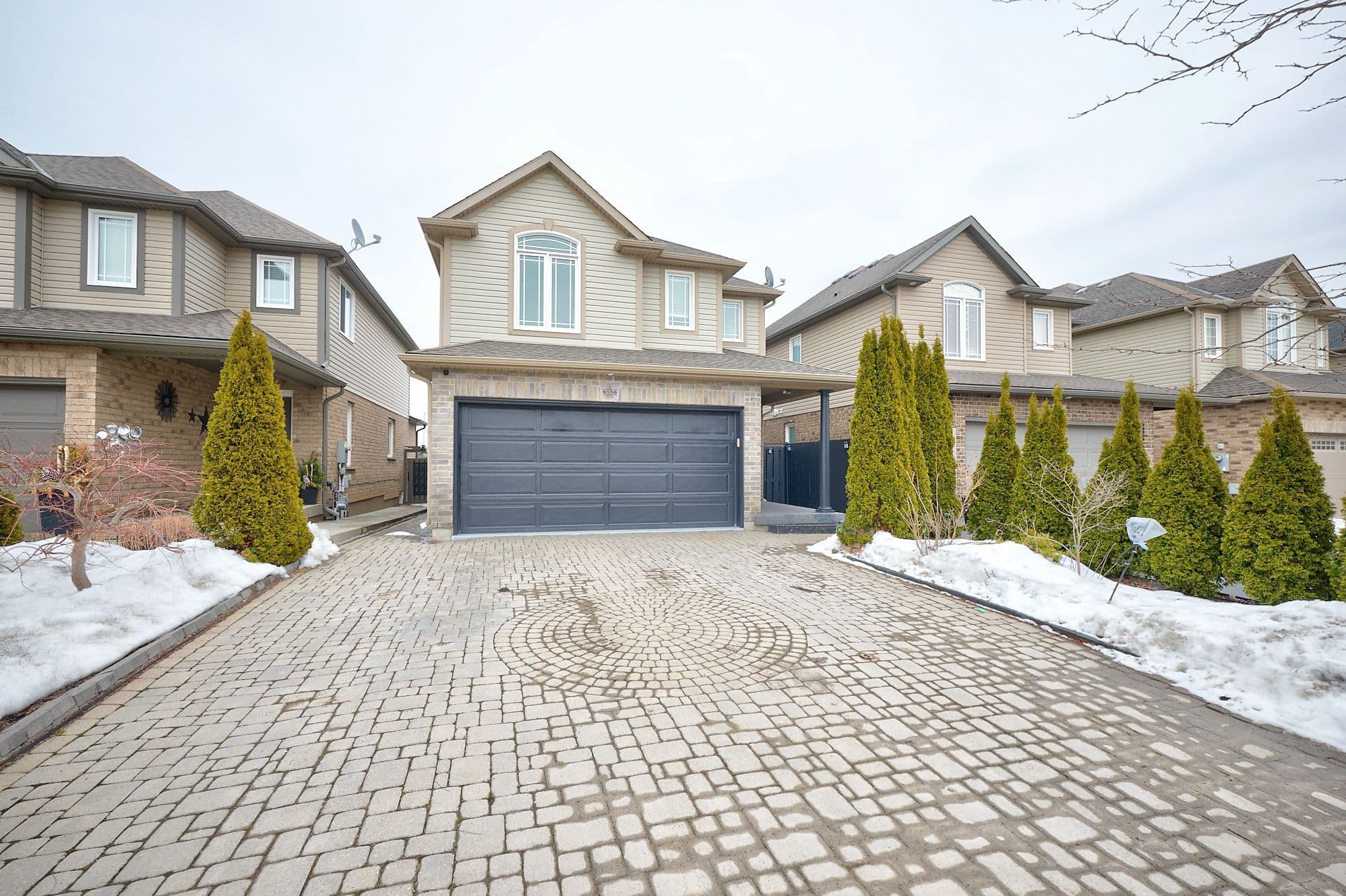 6556 Mary Drive, Niagara Falls, ON L2H 0B5