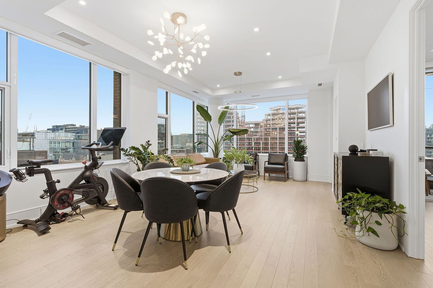 455 Wellington Street W 702, Toronto C01, ON M5V 0V8