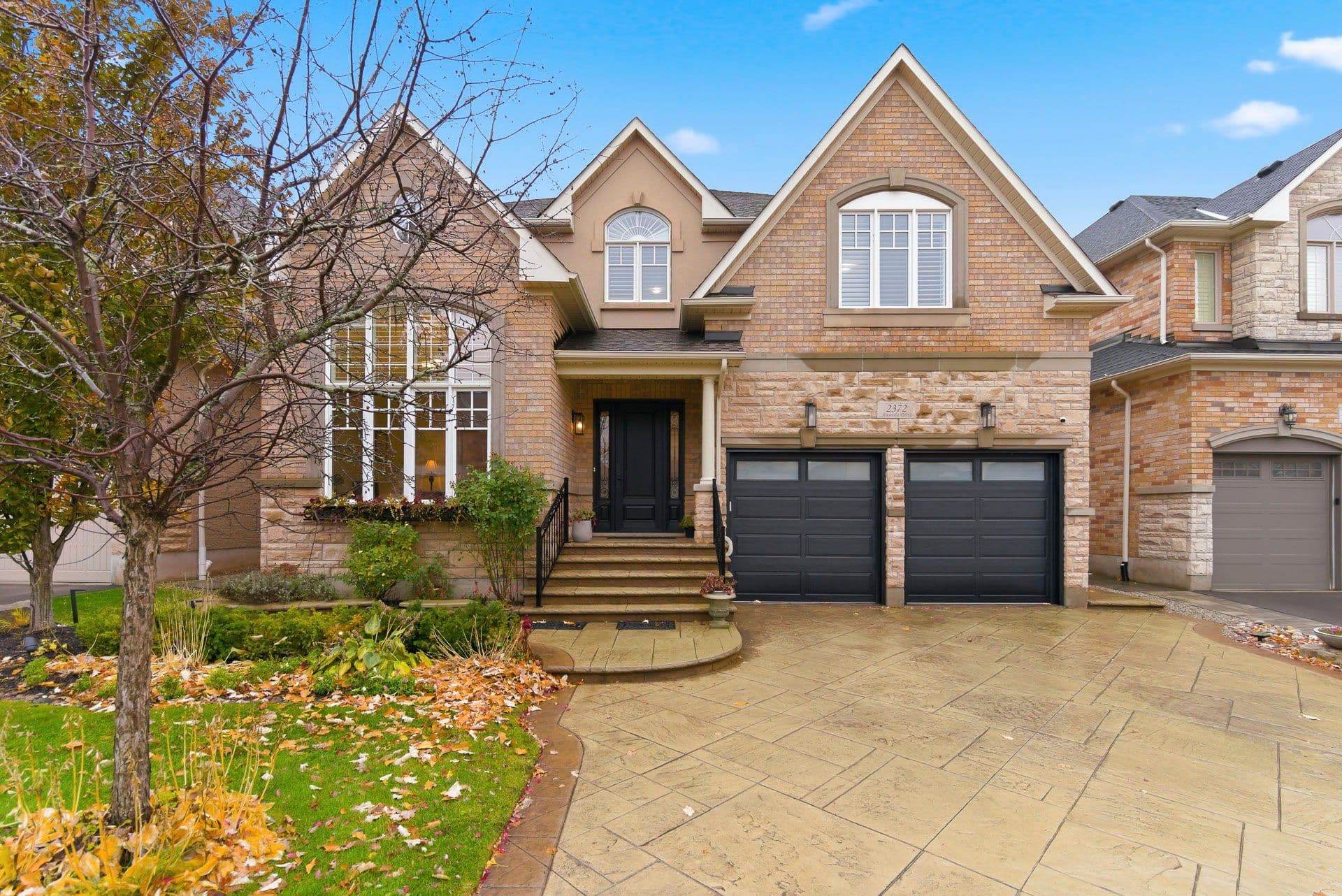 2372 Awenda Drive, Oakville, ON L6H 7P7
