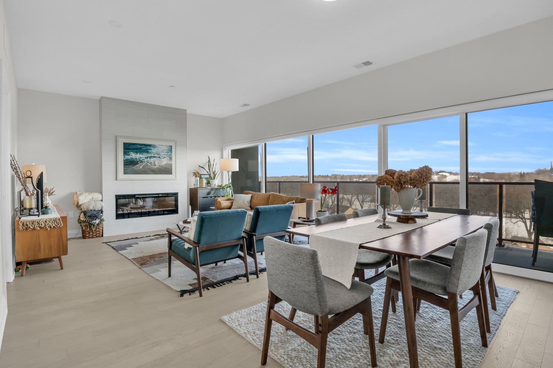 71 Wyndham Street S 712, Guelph, ON N1E 5R3