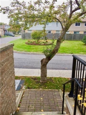 201 Alexmuir Boulevard 134, Toronto E07, ON M1V 1S5