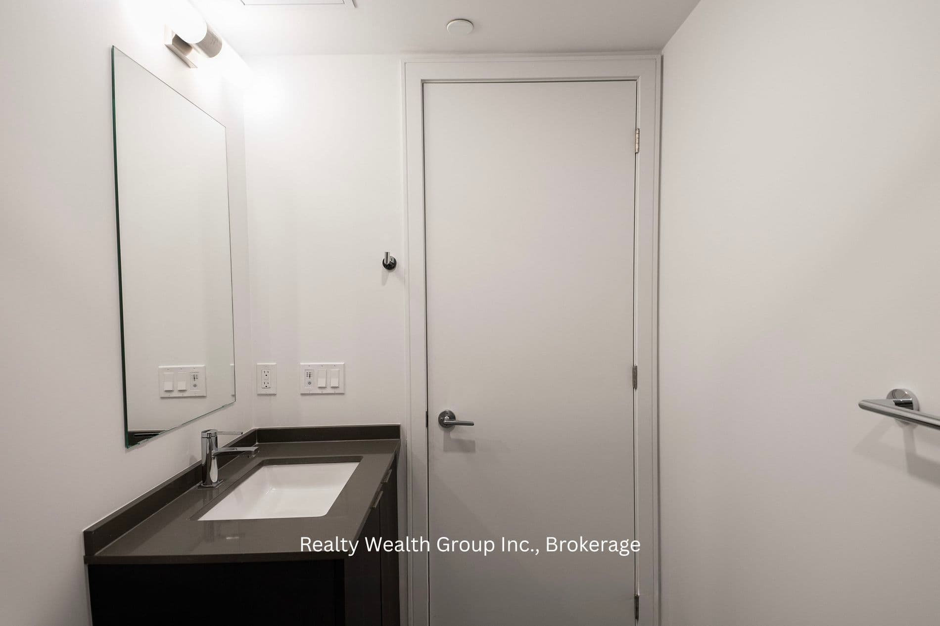 1 Jarvis Street 335, Hamilton, ON L8R 3J2