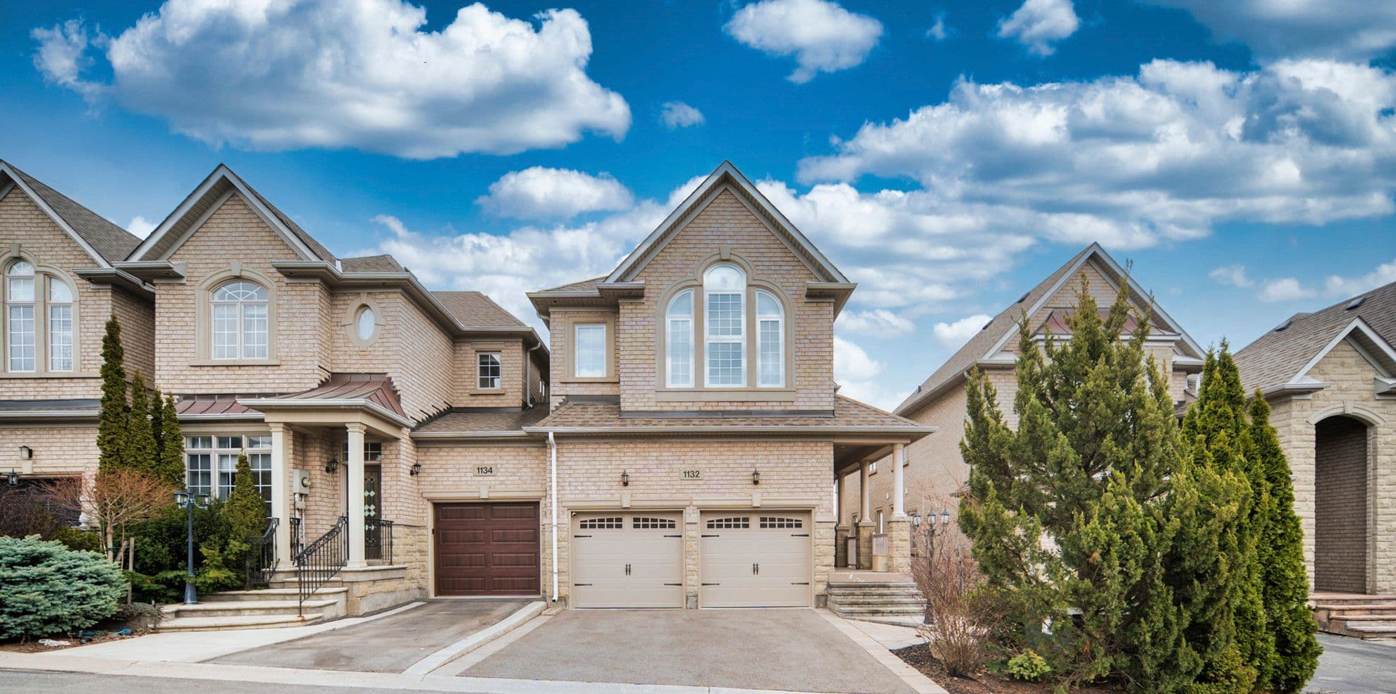 1132 Woodington Lane, Oakville, ON L6H 7T9