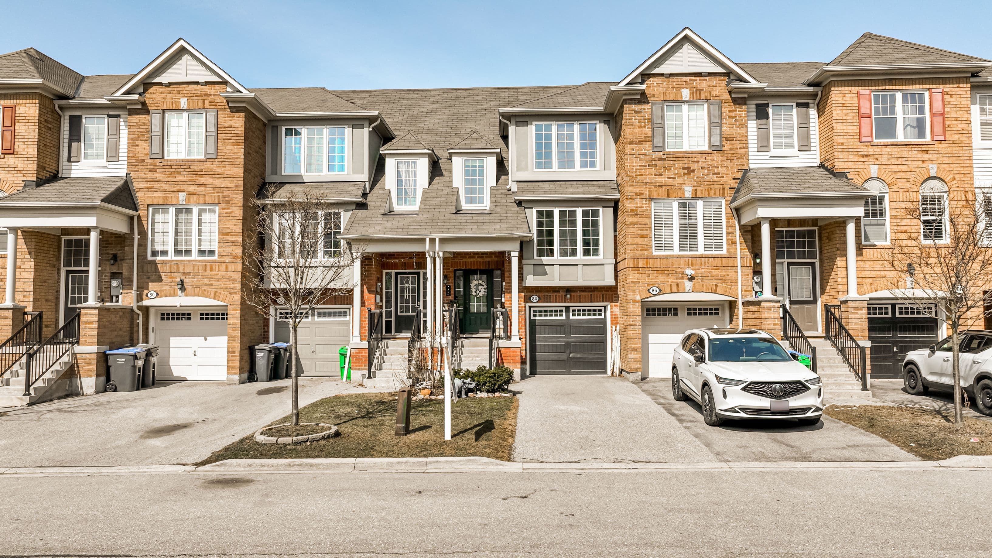 84 Vanhorne Close, Brampton, ON L7A 0X9