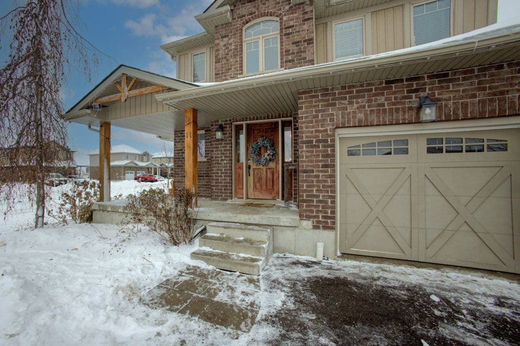 11 Green Street, Mapleton, ON N0G 1P0