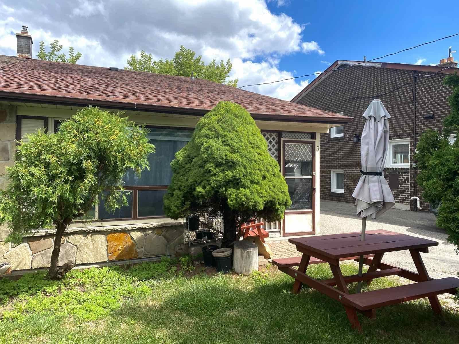 3 Benton Street, Brampton, ON L6W 3B8