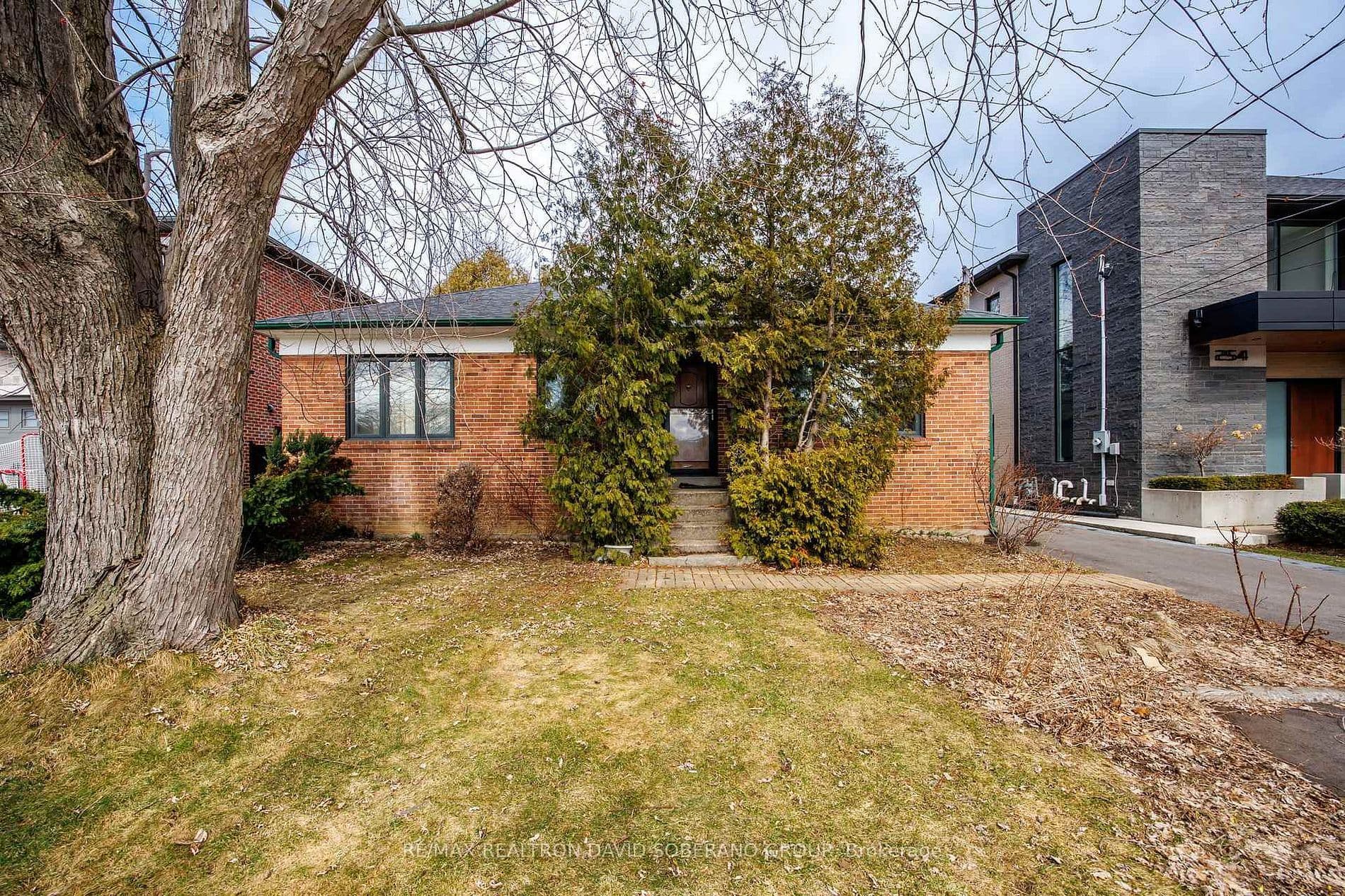 256 Codsell Avenue, Toronto C06, ON M3H 3X1