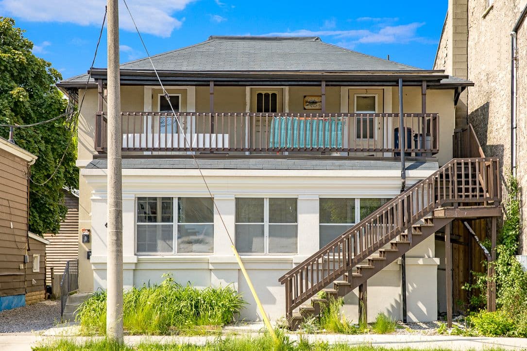 1130 King Street E 2, Cambridge, ON N3H 3P6