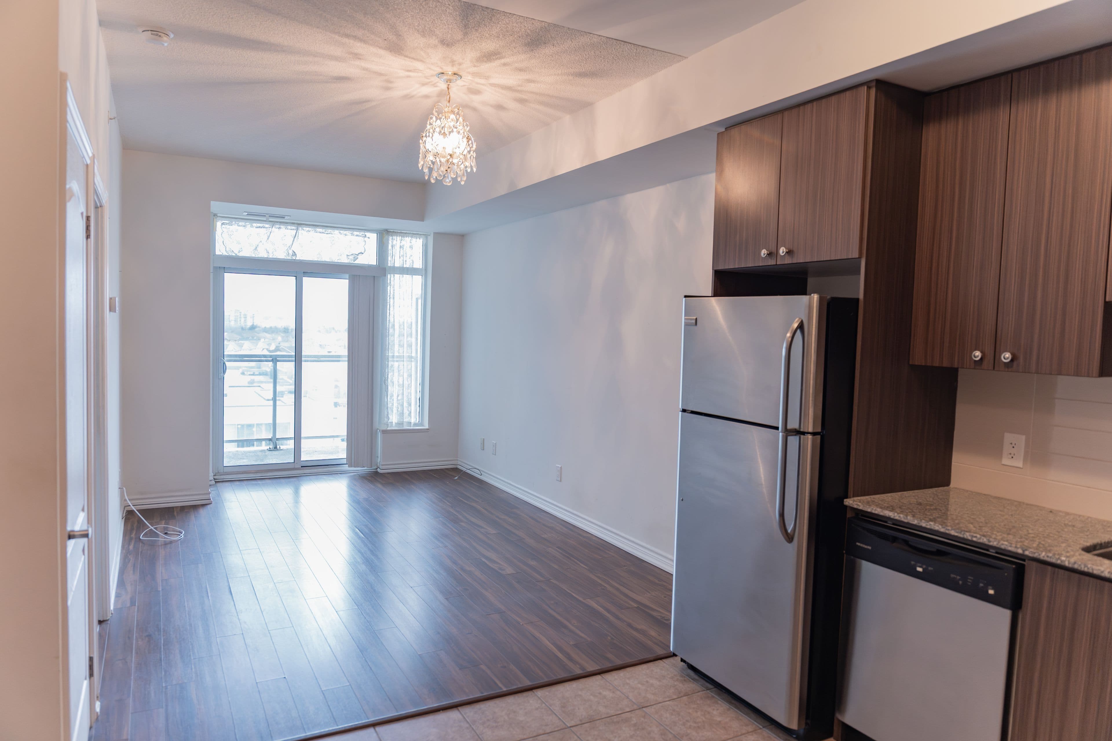 8323 Kennedy Road 902, Markham, ON L3R 5W7