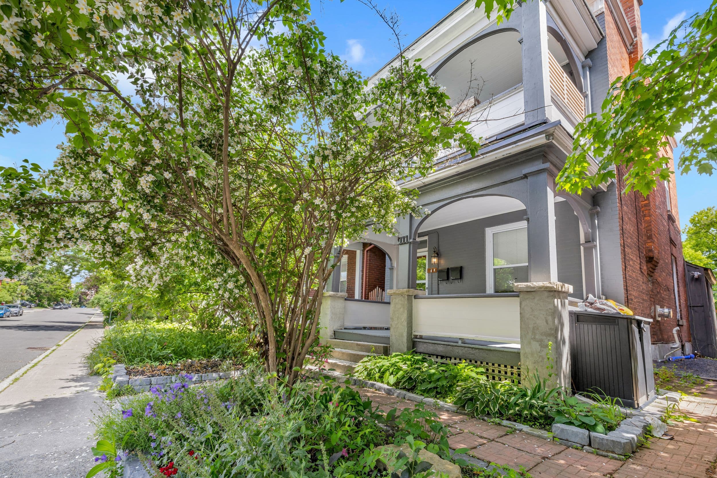 111 Spadina Avenue 2, West Centre Town, ON K1Y 2B9