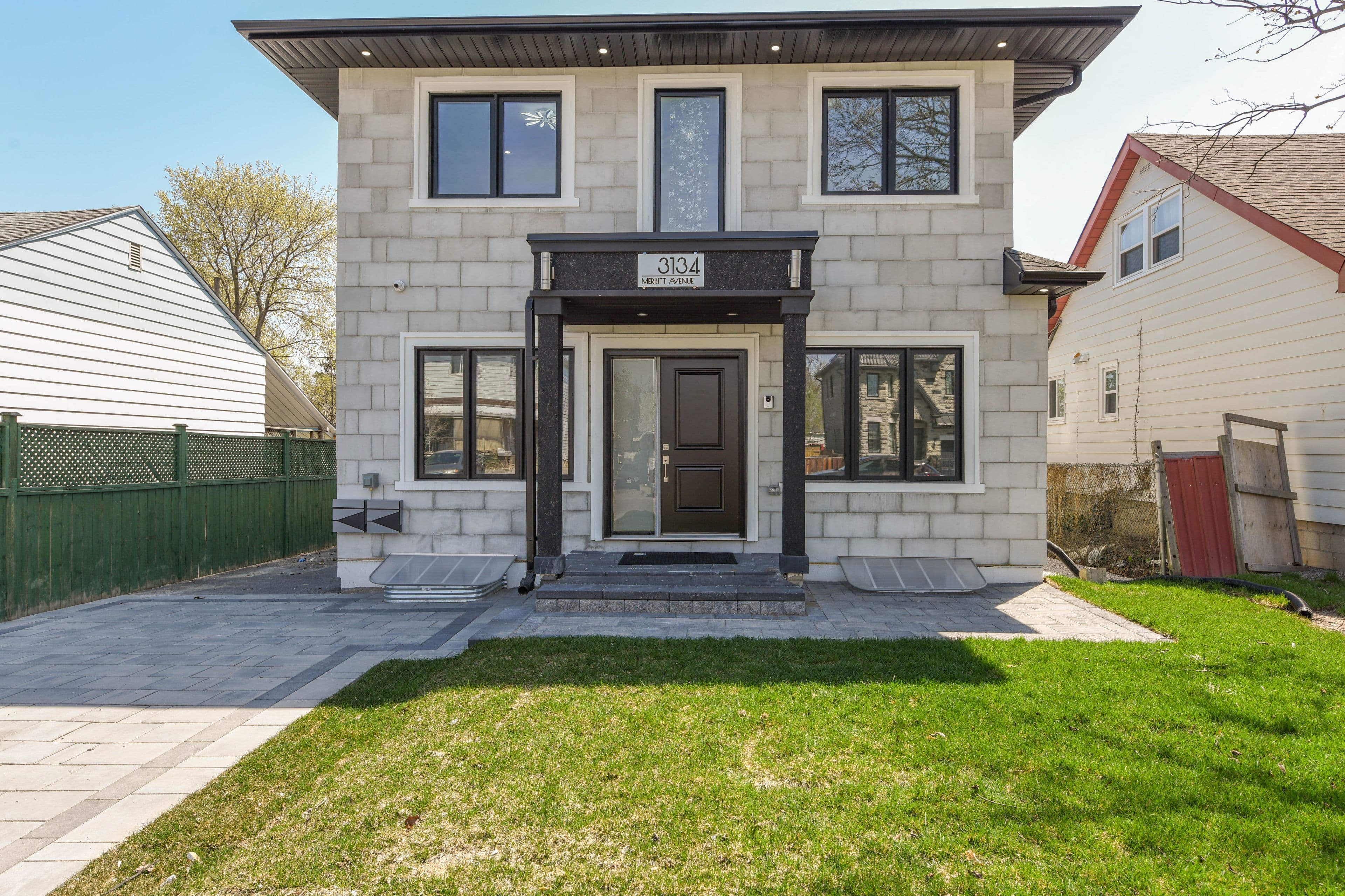 3134 Merritt Avenue N Upper, Mississauga, ON L4T 1P3