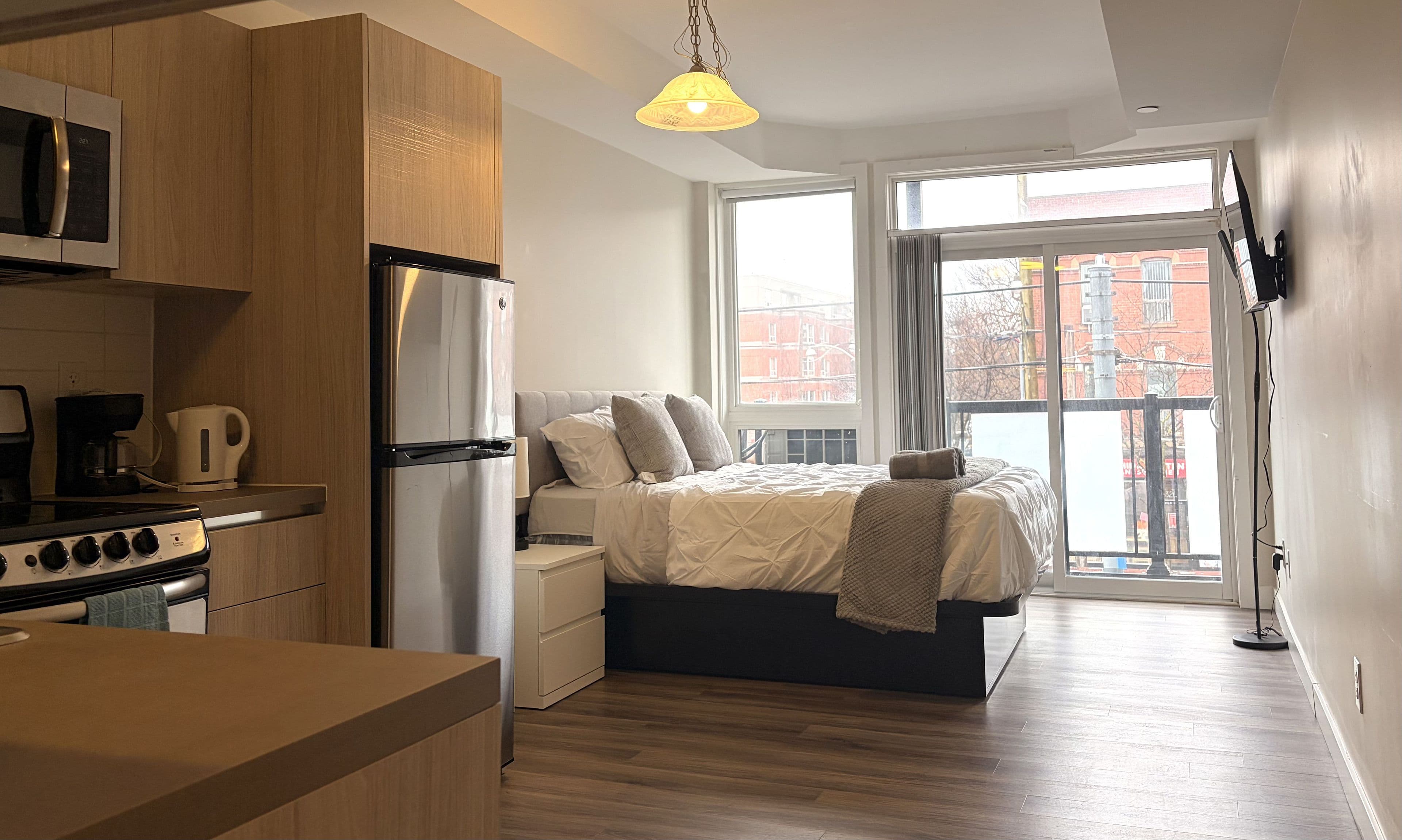 335 College Street 201, Toronto C01, ON M5T 1S2