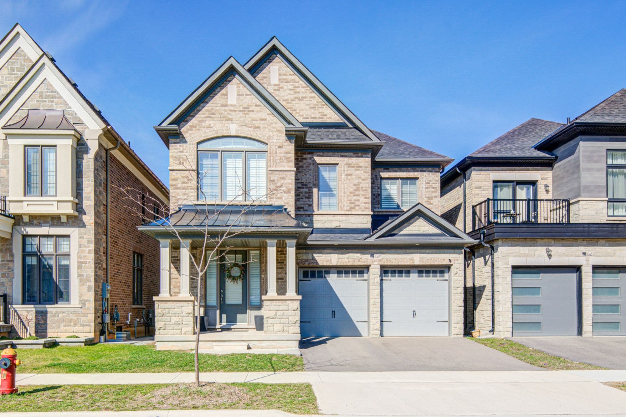 1369 Yellow Rose Circle, Oakville, ON L6M 5L3