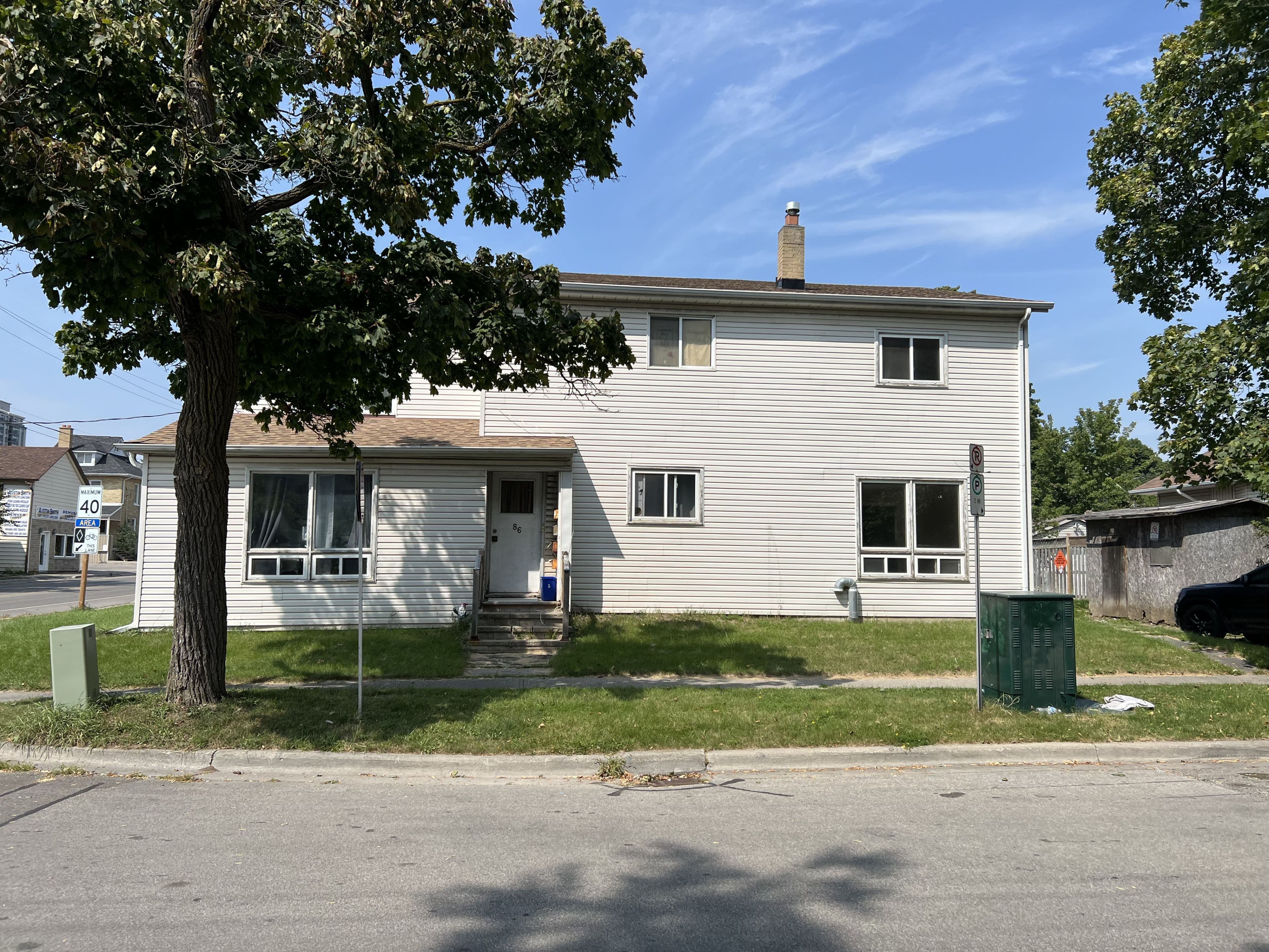 86 Brock Street E 3, Oshawa, ON L1G 1S1