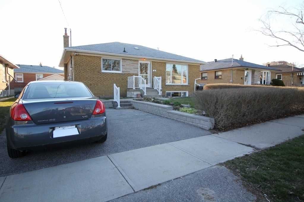 18 Independence Drive, Toronto E04, ON M1K 3R8