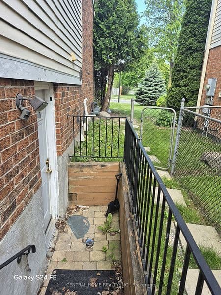 168 Brammar (Basement) Street, Newmarket, ON L3Y 7T3