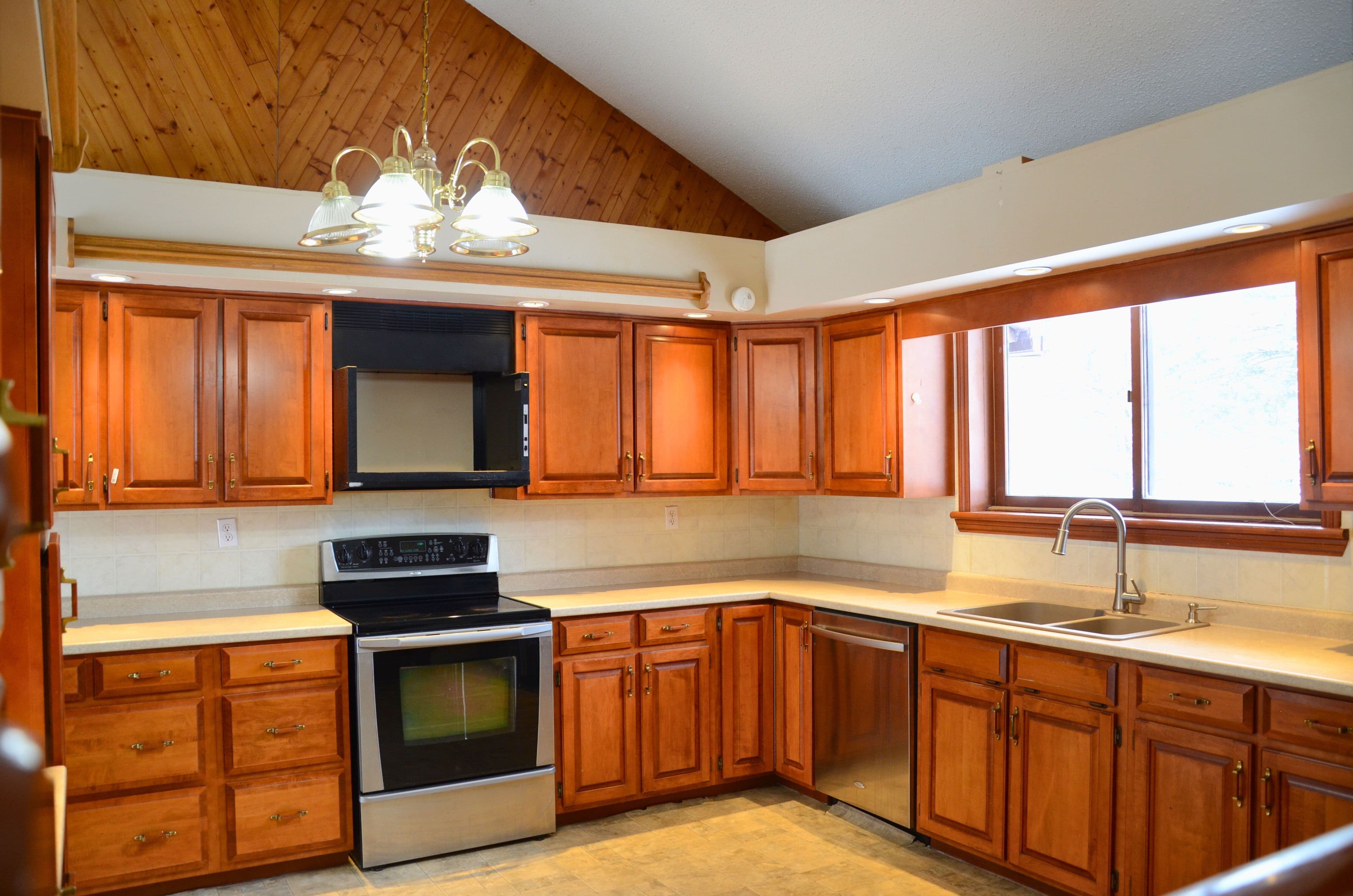 1045 Tremaine Avenue S, North Perth, ON N4W 3G9